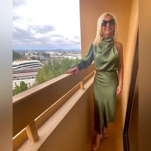 Amelie one shoulder dress-olive, XS and gorgeous-worn one time